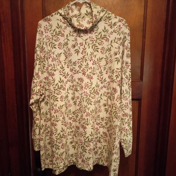 Woman Within 30/32 30W 32W 3X Cream Cotton Turtleneck Olive Leaves Red Berries - Picture 1 of 3